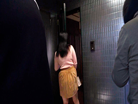 一人暮らしの美女が鬼畜犯罪集団に狙われる自宅押込み中出しレ〇プ 逢月ひまり サンプル動画サムネイル